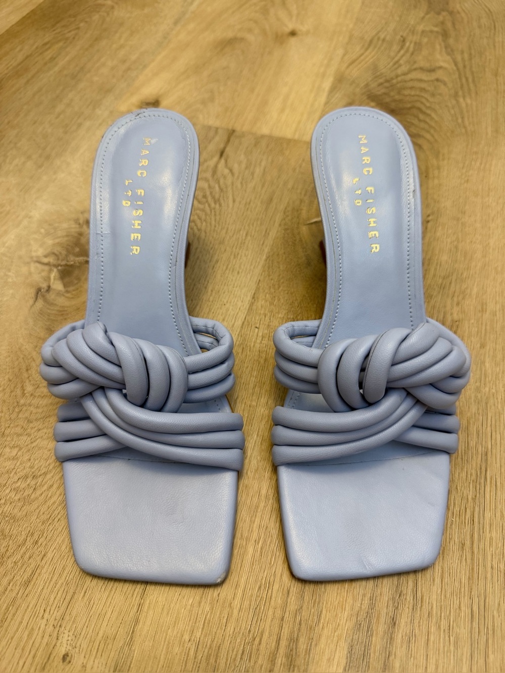 Marc Fisher MLDRU Periwinkle Knotted Slide Sandals